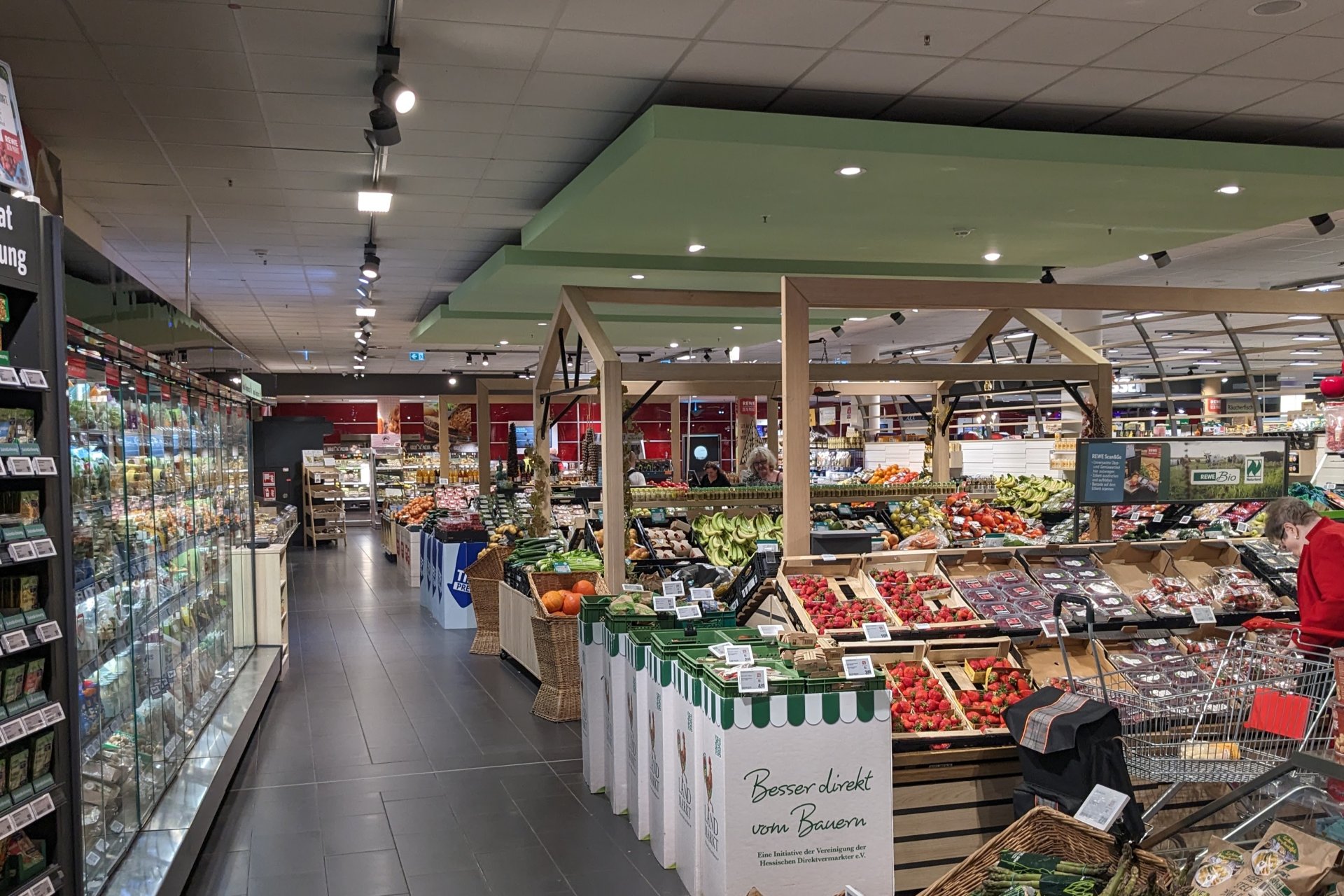 Eurozone Inflation Set To Extend Drop Below ECB Target; More Interest Rate Holds Likely